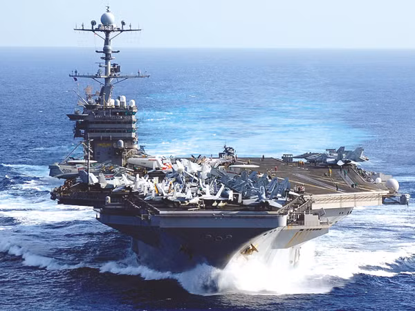 Tàu sân bay Mỹ USS George Washington. Ảnh: Military Factory