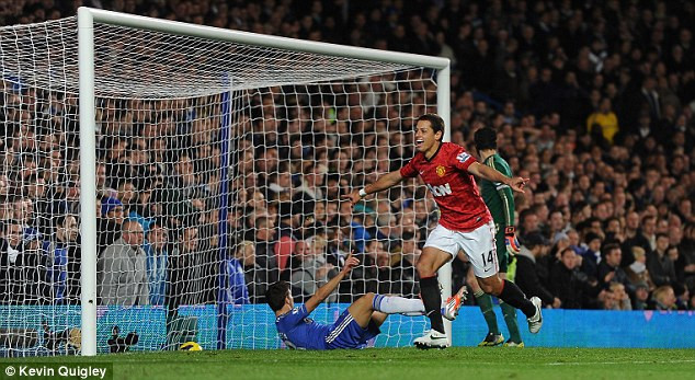 Bàn thắng ở trong thế việt vị của Chicharito mang về 3 điểm trọn vẹn cho M.U