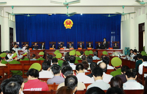 Quang cảnh phiên tòa. (Ảnh: Doãn Tấn/TTXVN)