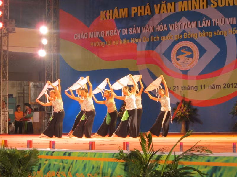 Hát múa: “Bức tranh quê”