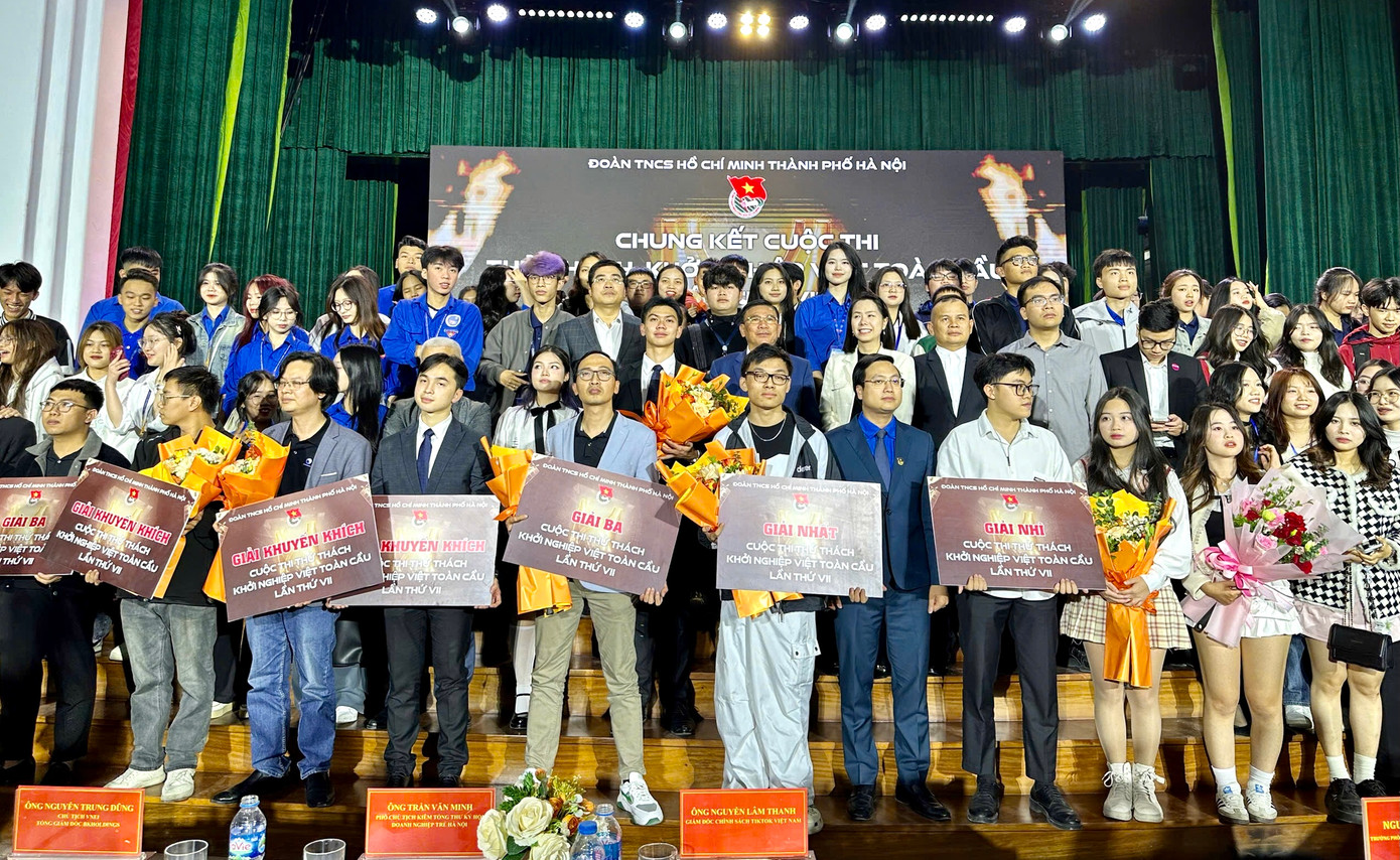 Các giải thưởng được trao tại vòng chung kết cuộc thi Thử thách khởi nghiệp Việt toàn cầu lần thứ 7, năm 2024.