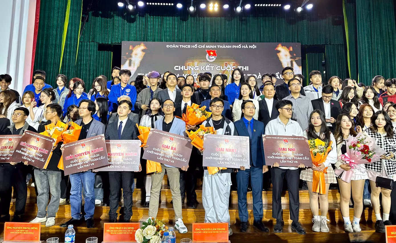 Các giải thưởng được trao tại vòng chung kết cuộc thi Thử thách khởi nghiệp Việt toàn cầu lần thứ 7, năm 2024. Các giải thưởng được trao tại vòng chung kết cuộc thi Thử thách khởi nghiệp Việt toàn cầu lần thứ 7, năm 2024.