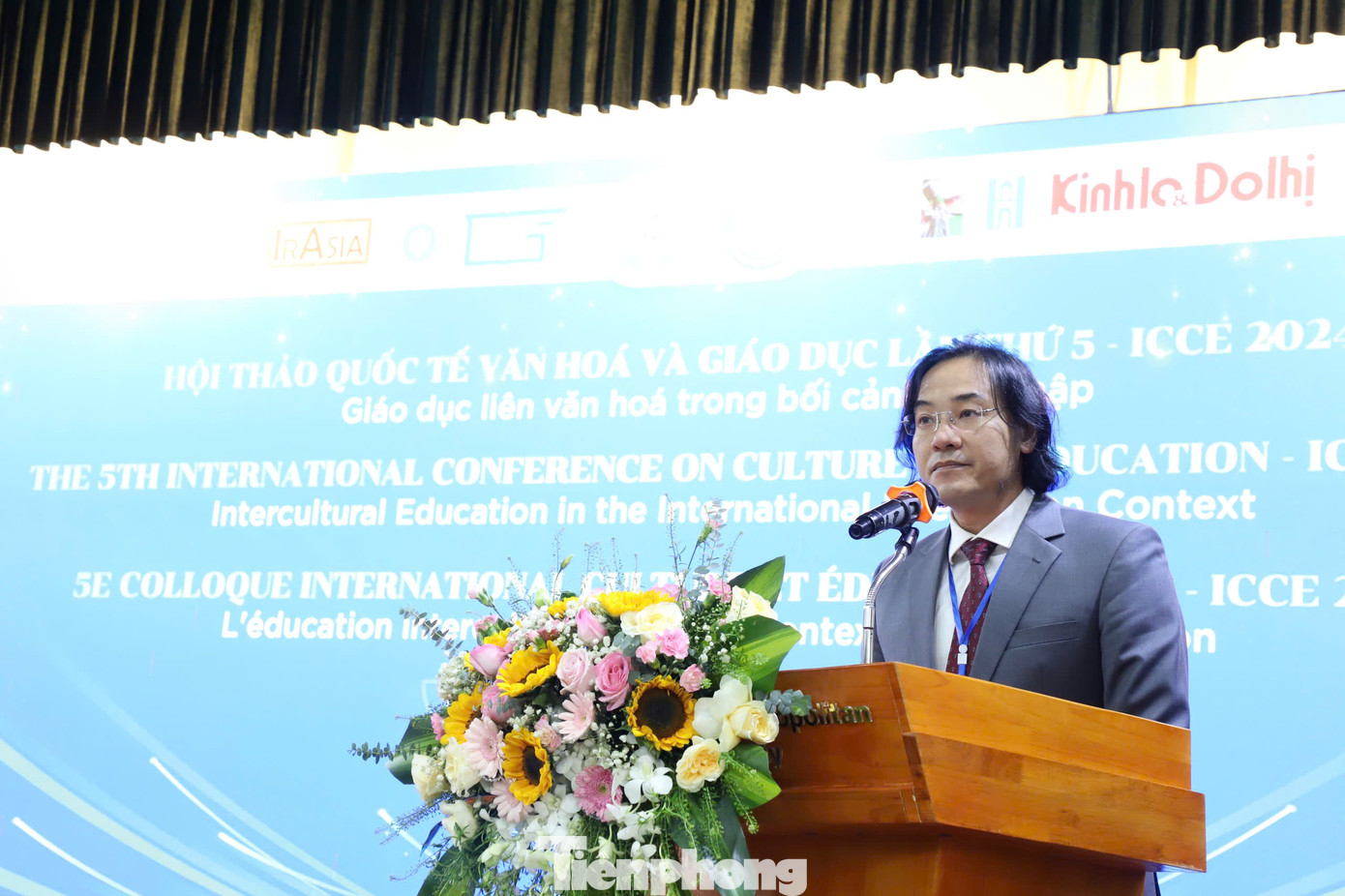 PGS, TS. Nguyễn Thanh Hùng, Phó Hiệu trưởng Trường ĐH Sư phạm – ĐH Huế phát biểu tại hội thảo