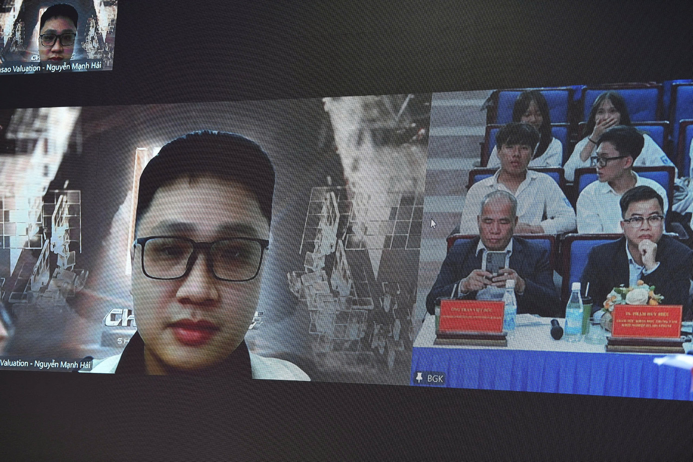 Các đội thi thuyết trình dự án trước Ban giám khảo. Ảnh: Dương Triều Các đội thi thuyết trình dự án trước Ban giám khảo. Ảnh: Dương Triều