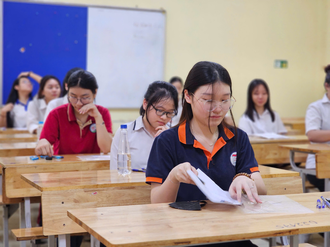 Đúng 8h sáng ngày 7/6, kỳ thi tuyển sinh vào lớp 10 năm học 2025-2026 ở Hà Nội bắt đầu.v