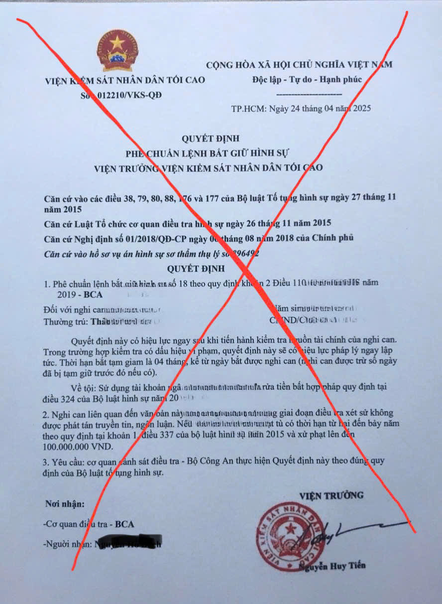 Đối tượng làm giả quyết định của cơ quan chức năng gây áp lực bắt A. phải nghe lời Đối tượng làm giả quyết định của cơ quan chức năng gây áp lực bắt A. phải nghe lời