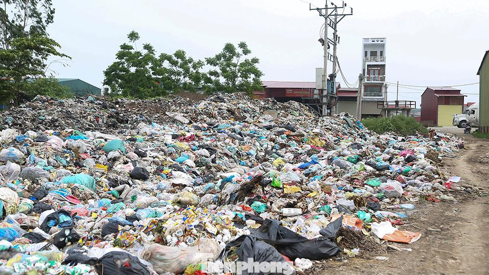 Rác thải tồn tại từ năm 2012 đến nay.