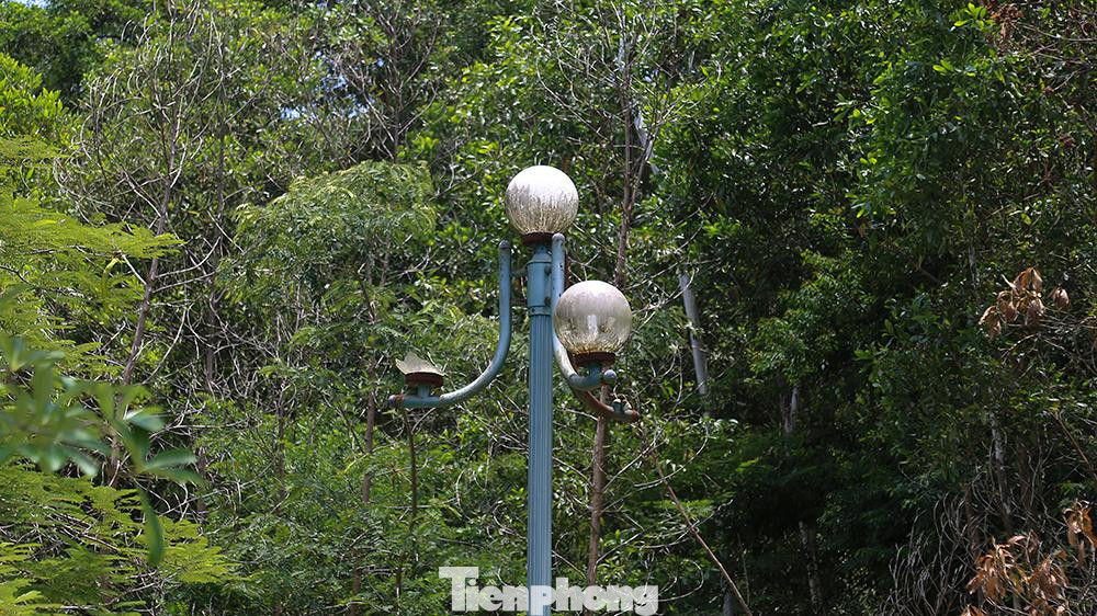 Nhiều cơ sở vật chất đã rơi vào cảnh hỏng hóc.