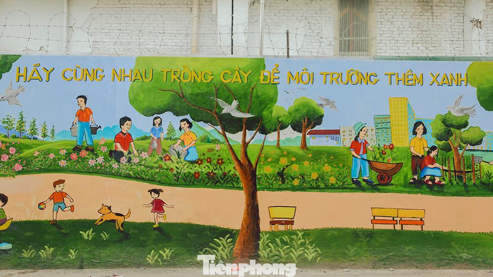 Những bức tranh như một phần muốn gửi gắm tới người dân có ý thức trong việc giữ gìn cảnh vật xung quanh, đổ rác đúng nơi quy định, góp phần xây dựng một thành phố xanh - sạch- đẹp Những bức tranh như một phần muốn gửi gắm tới người dân có ý thức trong việc giữ gìn cảnh vật xung quanh, đổ rác đúng nơi quy định, góp phần xây dựng một thành phố xanh - sạch- đẹp