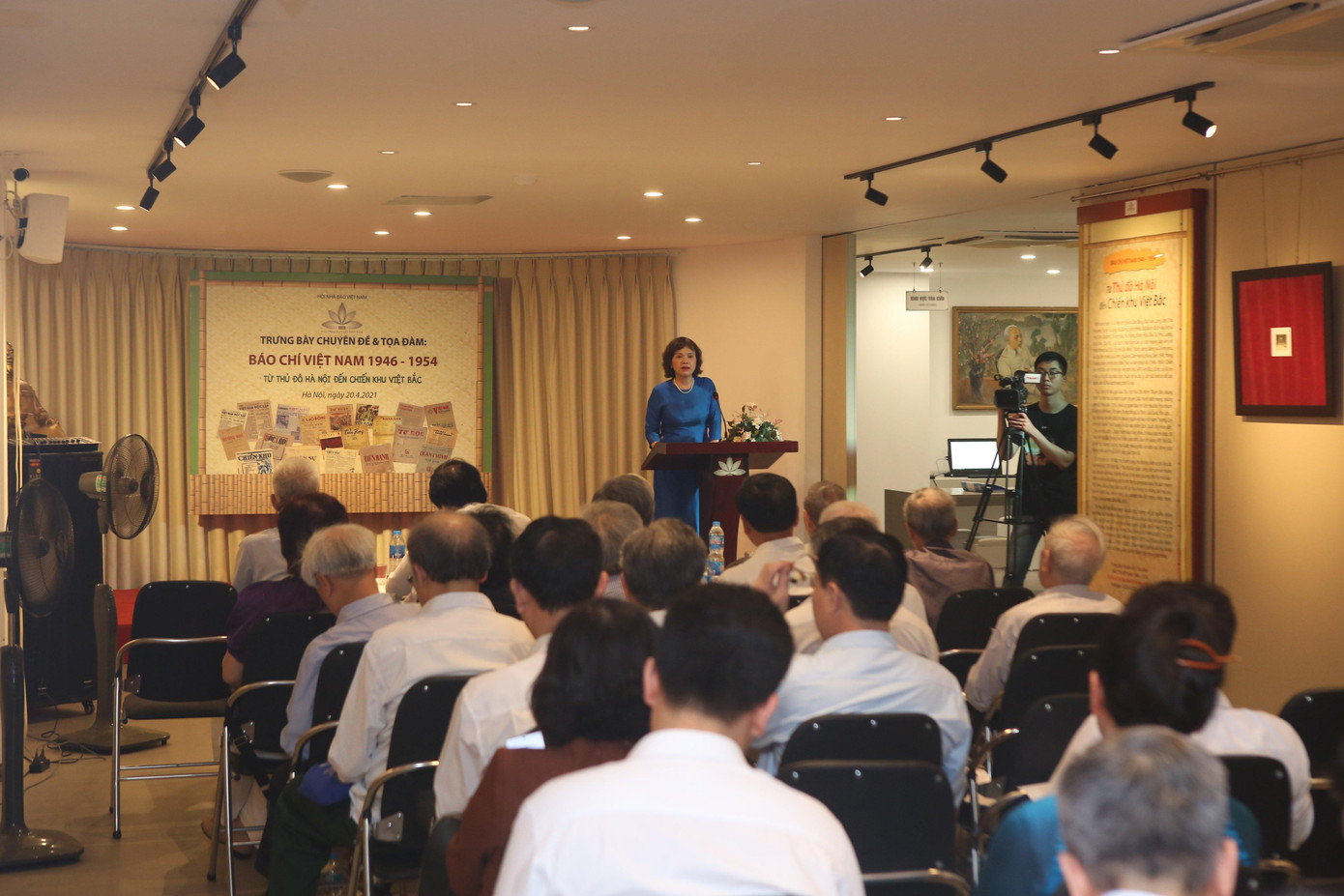 Phát biểu khai mạc tọa đàm, bà Trần Kim Hoa, Giám đốc Bảo tàng Báo chí Việt Nam nhấn mạnh: Báo chí chiến khu là sự độc đáo tự hào của báo chí cách mạng Việt Nam