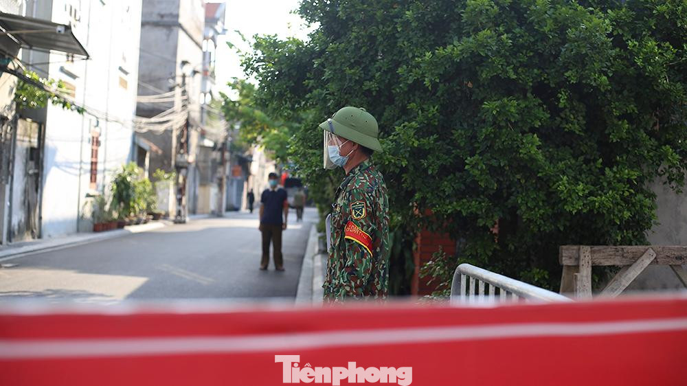 Yêu cầu toàn bộ người dân thuộc khu vực trên không được ra khỏi nhà từ 13h ngày 1/8 đến khi có thông báo mới.