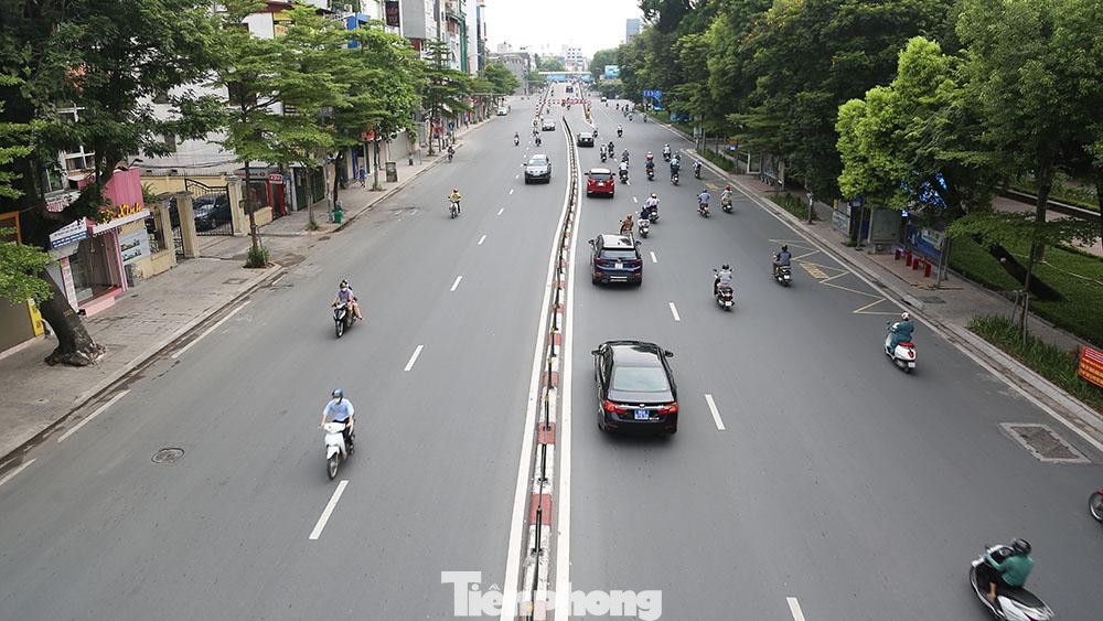 Cảnh tuyến phố Tây Sơn không bị ùn tắc kéo dài nay như thế này thật hiếm có.