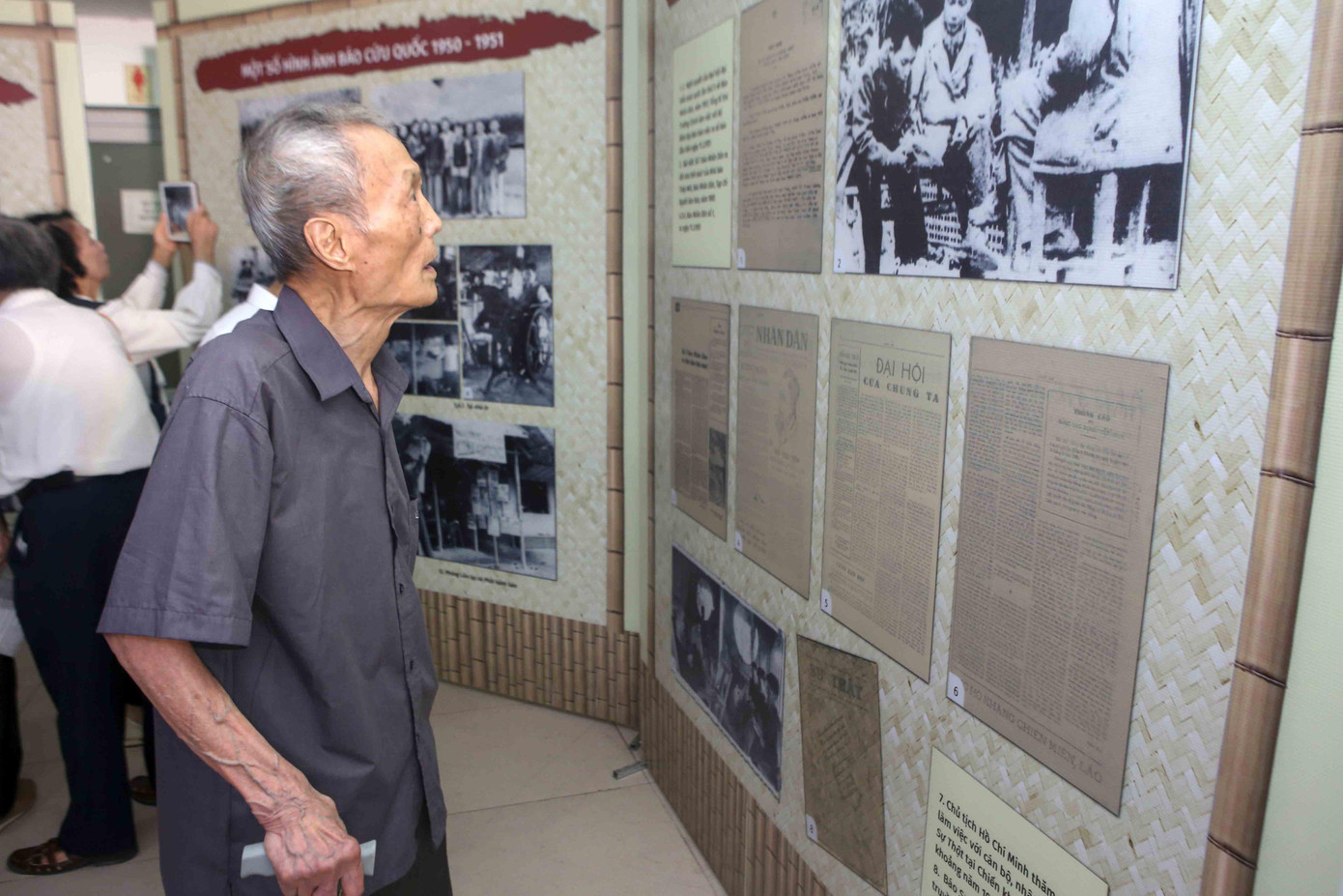 Nhà báo, Đại tá Nguyễn Khắc Tiếp (99 tuổi) - Lam báo thông tấn thời kỳ đầu kháng chiến và làm báo tại mặt trận Điện Biên Phủ