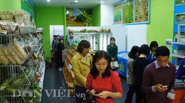 Ông Đoàn Văn Vươn tiếp thị vịt sạch ở Hà Nội ảnh 9