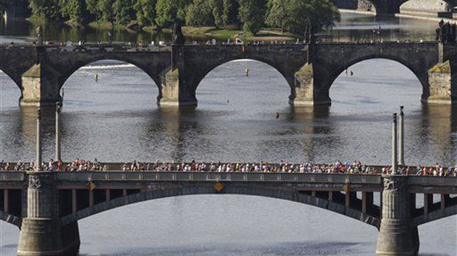 Các cây cầu tại Cộng hòa Czech - Ảnh: AP 