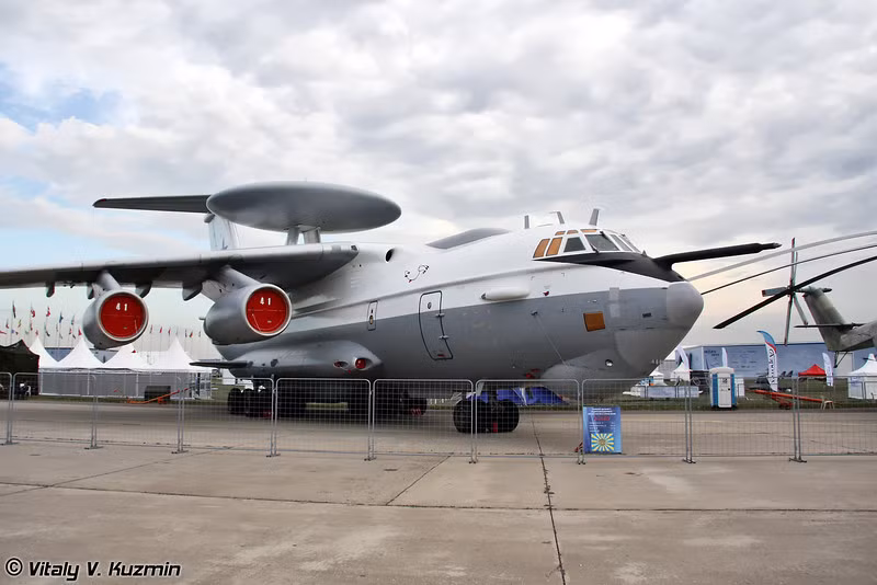 Máy bay A-50U
