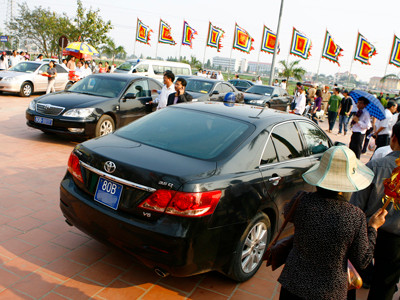 Xe công đi Đền Trần (Nam Định) năm 2011. Ảnh: Hồng Vĩnh