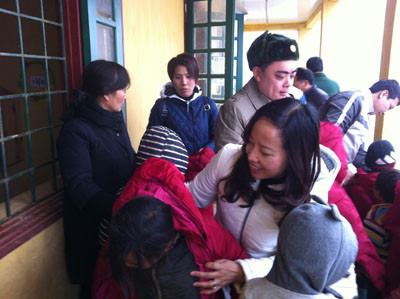 Thầy trò Trường THPT Cầu Giấy mang tết đến vùng cao ảnh 5