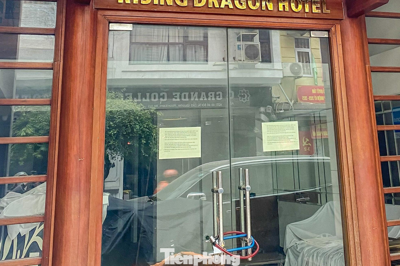 Nhiều khách sạn phố cổ vẫn "cửa đóng then cài".