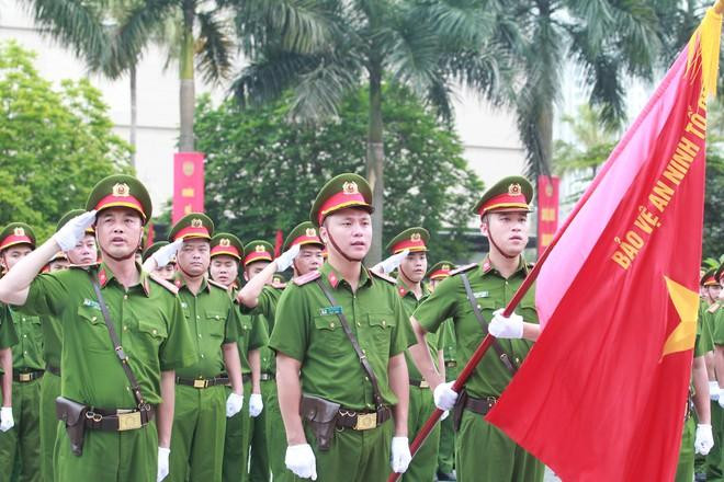 Tiếp nối và phát huy truyền thống Công an Hà Nội Anh hùng là niềm tự hào, và là trọng trách đối với thế hệ mai sau