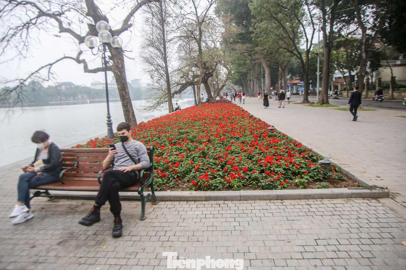 Ngoài phương án phòng, chống dịch, không gian phố đi bộ cũng phải bảo đảm trật tự đô thị, an toàn giao thông, vệ sinh môi trường, trang trí đường phố sạch, đẹp... để đón du khách trở lại các không gian phố đi bộ. Ngoài phương án phòng, chống dịch, không gian phố đi bộ cũng phải bảo đảm trật tự đô thị, an toàn giao thông, vệ sinh môi trường, trang trí đường phố sạch, đẹp... để đón du khách trở lại các không gian phố đi bộ.