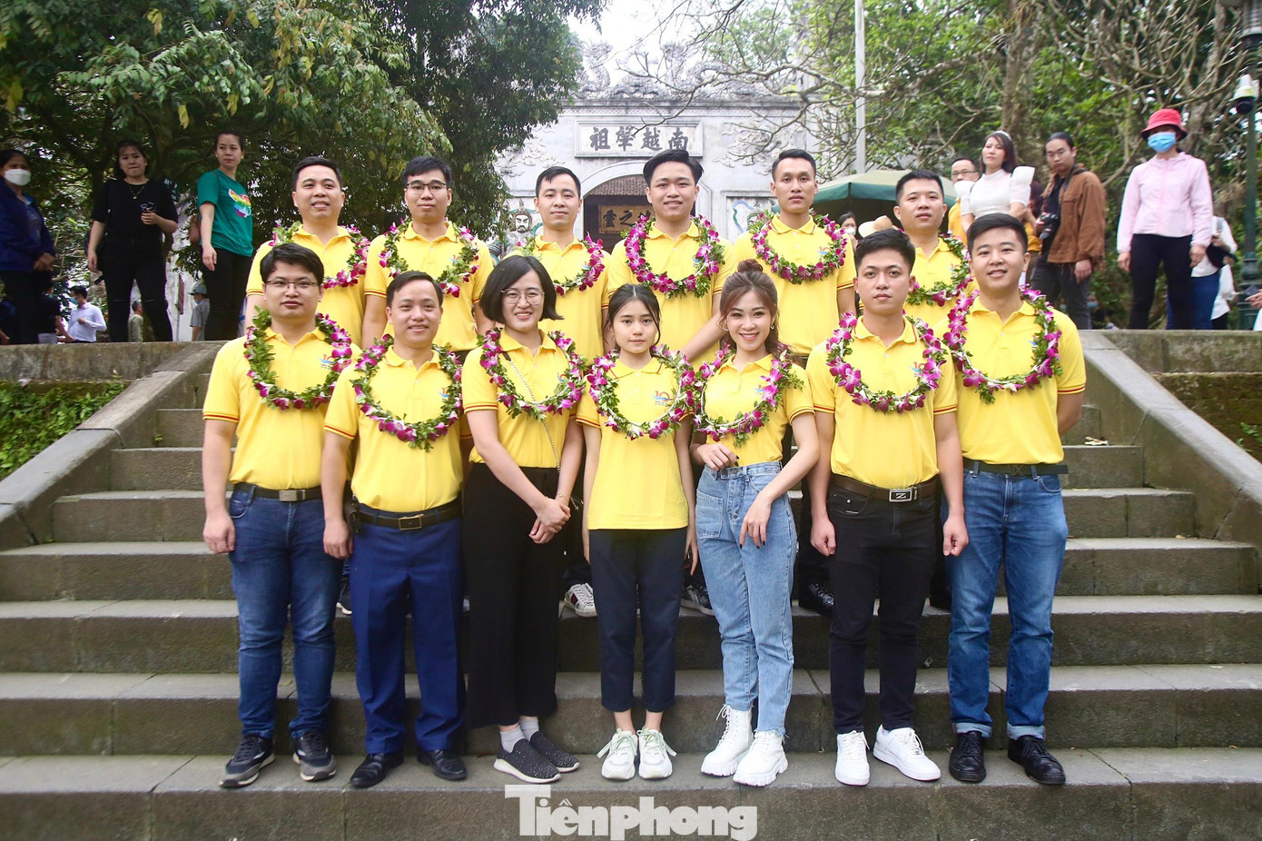 Đại diện cho thế hệ trẻ hôm nay, các Gương mặt trẻ Việt Nam tiêu biểu, triển vọng thể hiện lời hứa quyết tâm bảo vệ, xây dựng đất nước Việt Nam giàu mạnh.