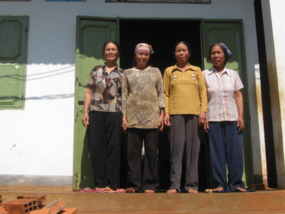 Mái ấm tình thương ở xóm không chồng