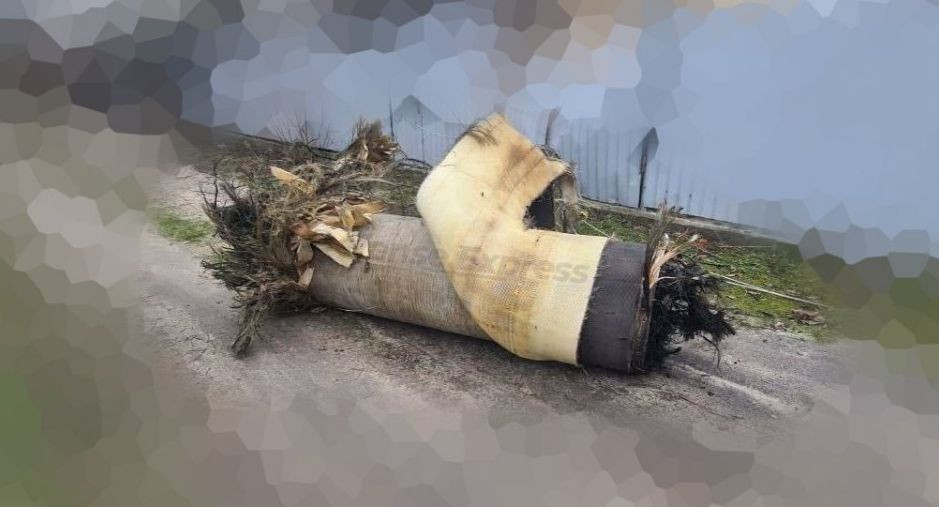 Một trong những mảnh vỡ của 3M22 Zirkon sau cuộc tấn công vào Kiev hôm 25/3.