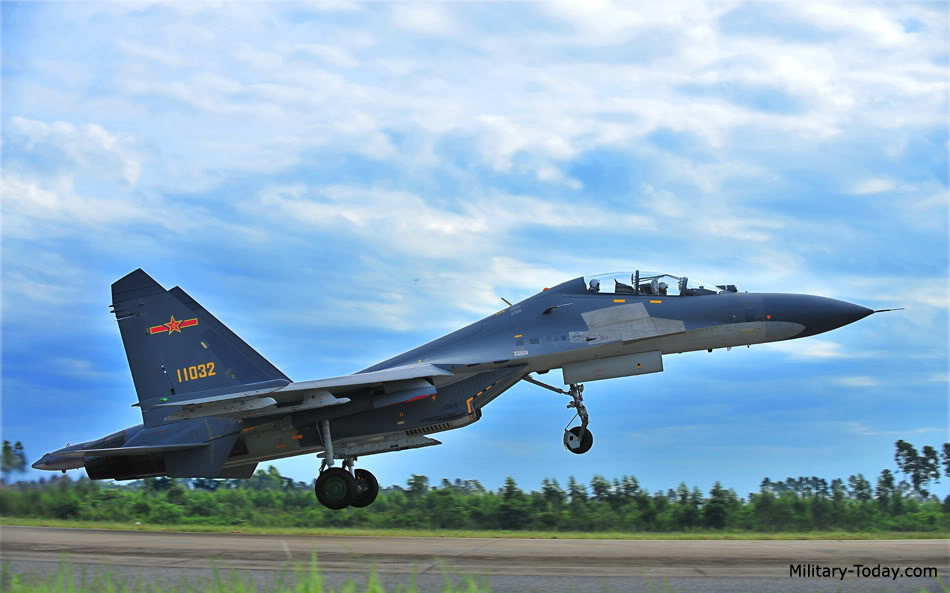 Tiêm kích được thiết kế với buồng lái hoàn toàn bằng kính. Ảnh: Military Tiêm kích được thiết kế với buồng lái hoàn toàn bằng kính. Ảnh: Military