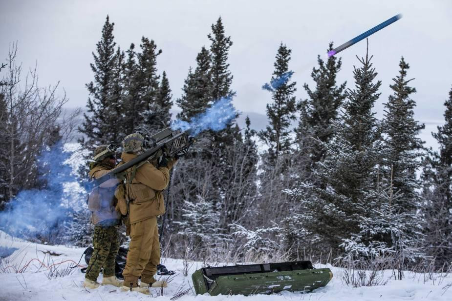 FIM-92 Stinger khai hỏa. Ảnh: armyrecognition FIM-92 Stinger khai hỏa. Ảnh: armyrecognition
