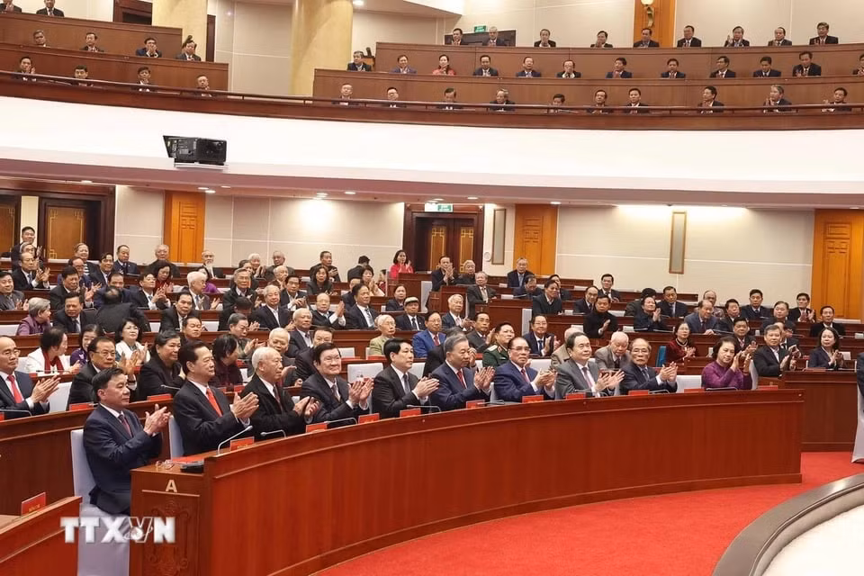 Tổng Bí thư Tô Lâm và các đồng chí lãnh đạo, nguyên lãnh đạo Đảng, Nhà nước tại buổi gặp mặt. (Ảnh: Thống Nhất/TTXVN)