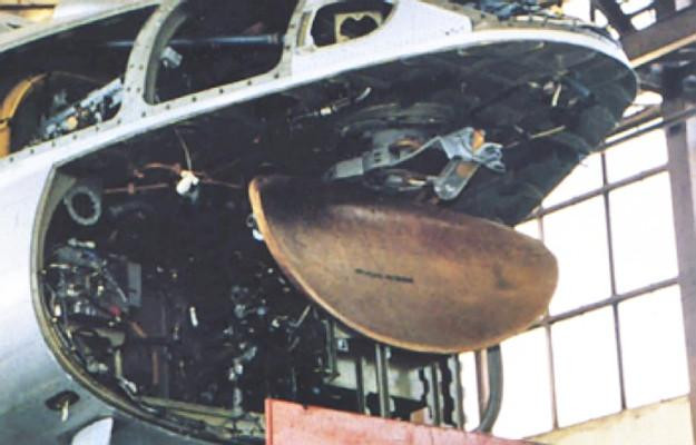 Radar Obzor được lắp trên Tu-160. Ảnh: Ausairpower Radar Obzor được lắp trên Tu-160. Ảnh: Ausairpower