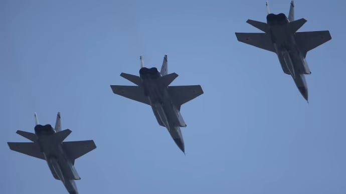 Nga tấn công mục tiêu quân sự Ukraine bằng tên lửa siêu thanh Kinzhal ảnh 1