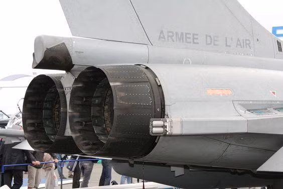 Cận cảnh hai động cơ Snecma M88. Ảnh: Pinterest Cận cảnh hai động cơ Snecma M88. Ảnh: Pinterest