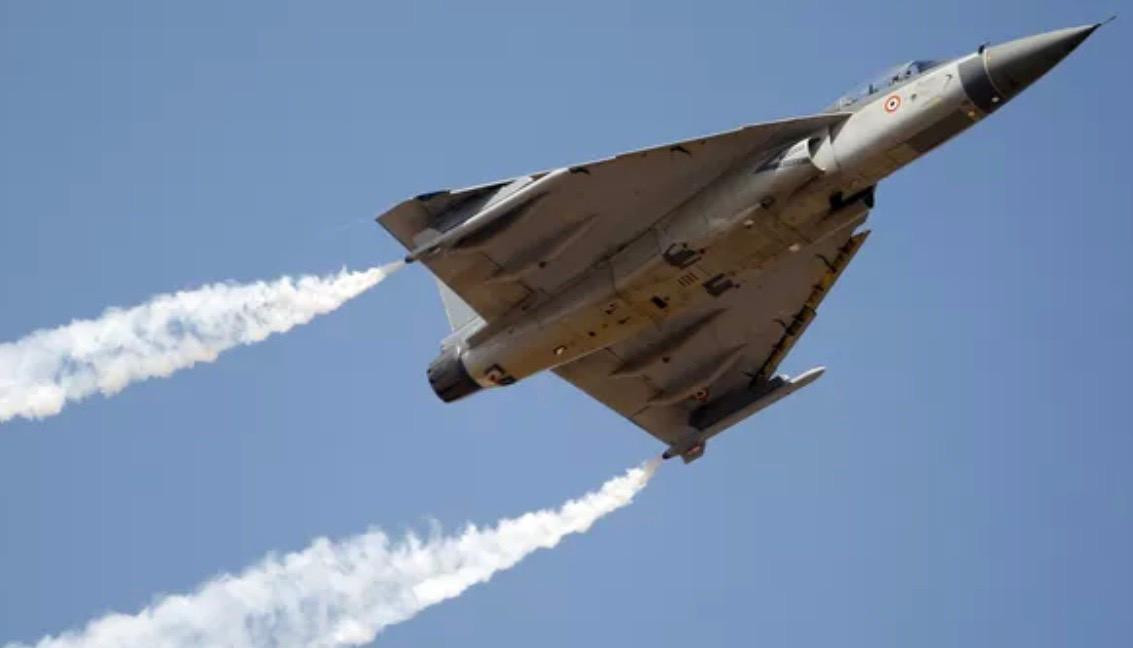 Tejas có thiết kế cánh đặc trưng hình tam giác. Ảnh: AP