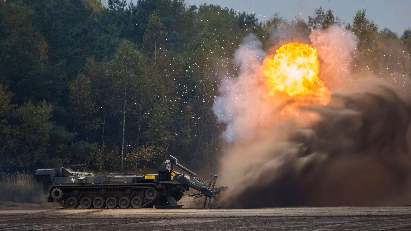 Xe rà phá bom mìn Keiler. Ảnh:Bundeswehr Xe rà phá bom mìn Keiler. Ảnh:Bundeswehr