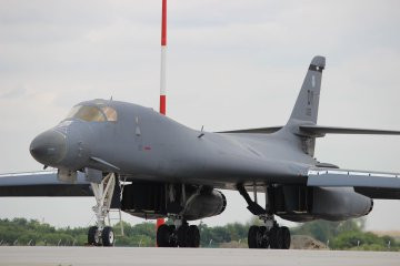 Máy bay ném bom B-1B Lancer ở Romania trong cuộc tập trận Air Defender.