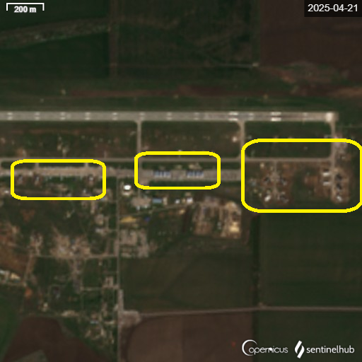 Hình ảnh vệ tinh của các căn cứ không quân có hầm trú ẩn máy bay. Hình ảnh vệ tinh của các căn cứ không quân có hầm trú ẩn máy bay.