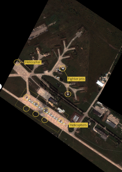 Ảnh vệ tinh tại sân bay Kursk trước và sau khi Ukraine mở cuộc tấn công vào tỉnh này.