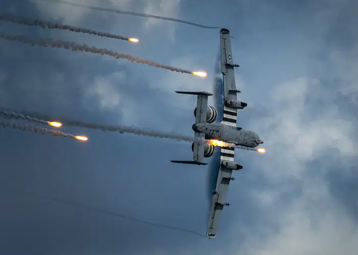 Thunderbolt II thả pháo tại triển lãm Hàng không Fort Lauderdale 2020. Ảnh: af.mil
