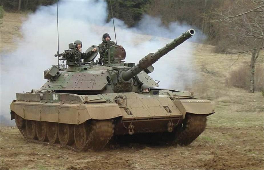 Vũ khí chính của xe là pháo 105 mm L7 / M68. Ảnh: Army Recognition