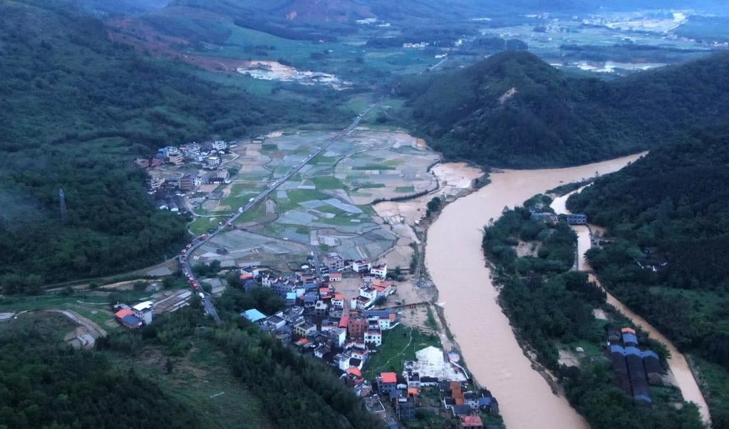 Hình ảnh lũ lụt tại các khu vực ở Quảng Đông.