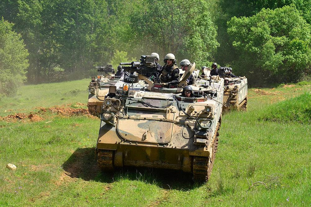 Xe có thể chở theo 11 binh lính với trang bị vũ khí đầy đủ. Ảnh: Wiki Xe có thể chở theo 11 binh lính với trang bị vũ khí đầy đủ. Ảnh: Wiki