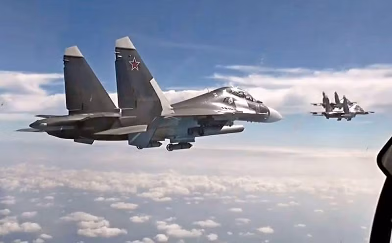 Su-30SM2 được trang bị nhiều loại vũ khí khác nhau. Ảnh: topwar
