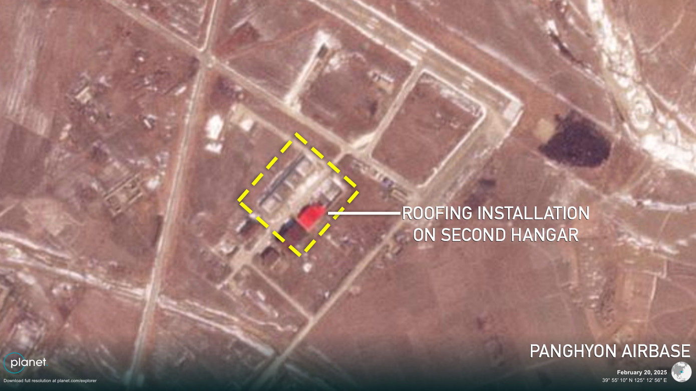 Triều Tiên đang xây dựng các nhà chứa cho UAV. Triều Tiên đang xây dựng các nhà chứa cho UAV.