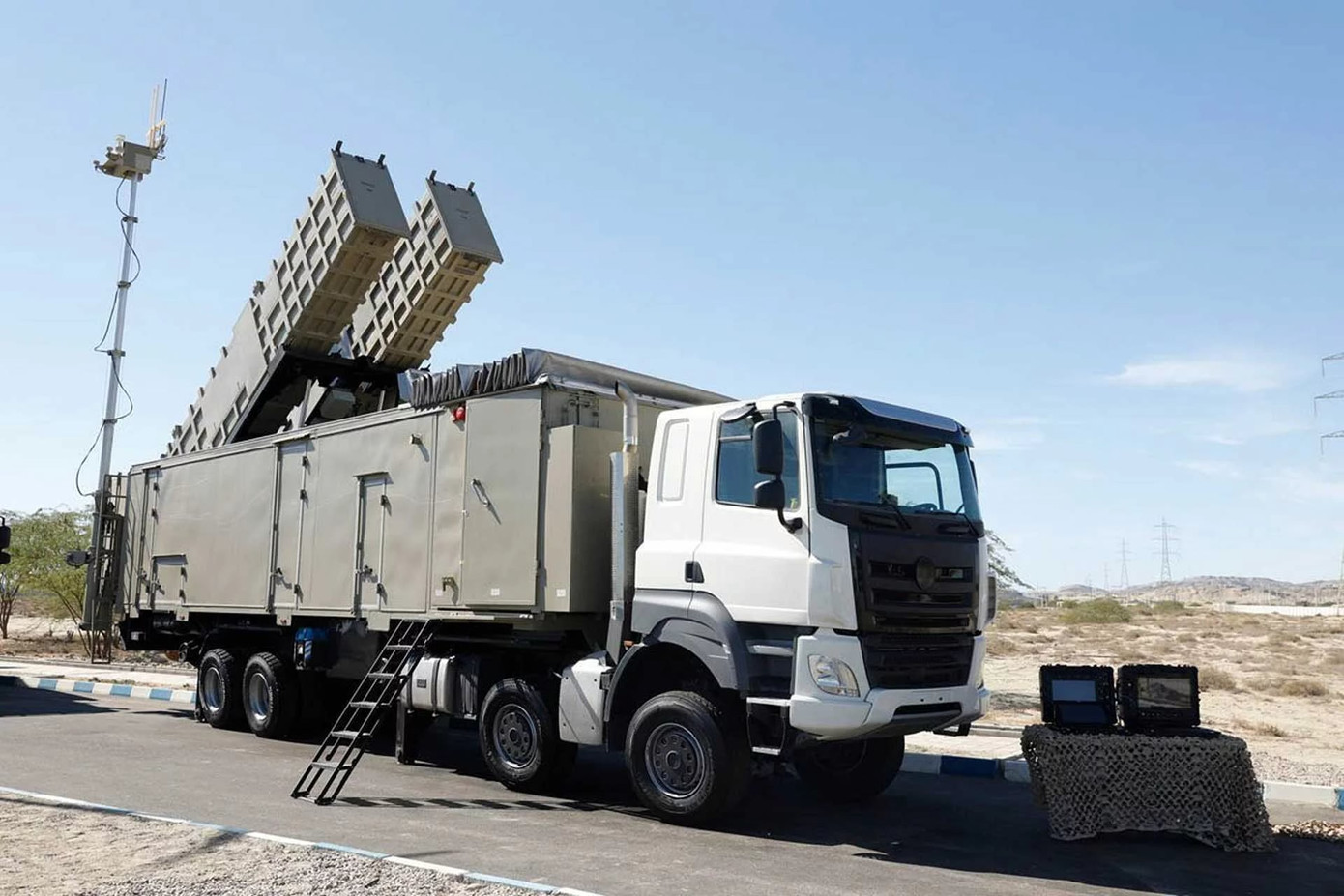 Bệ phóng di động mới cho tên lửa chống hạm tầm xa Abu Mahdi.