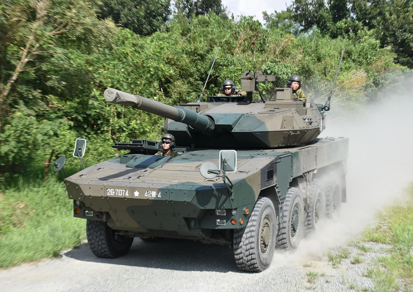 Vì được lắp đặt khung gầm bánh lốp nên xe nhẹ hơn và di chuyển dễ dàng hơn. Ảnh: qq.com Vì được lắp đặt khung gầm bánh lốp nên xe nhẹ hơn và di chuyển dễ dàng hơn. Ảnh: qq.com