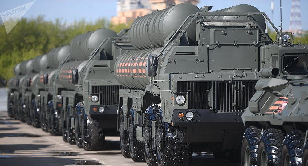 S-400 là phiên bản cải tiến của hệ thống S-300. Ảnh: Sputnik
