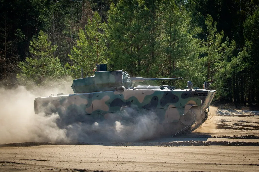 Xe chiến đấu bộ binh Borsuk được thử nghiệm tại bãi tập Orzysz. Ảnh: Military leak