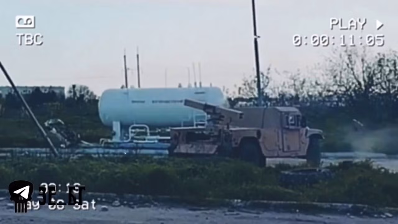 Bệ phóng LAND-LGR4 lắp trên khung gầm Humvee.